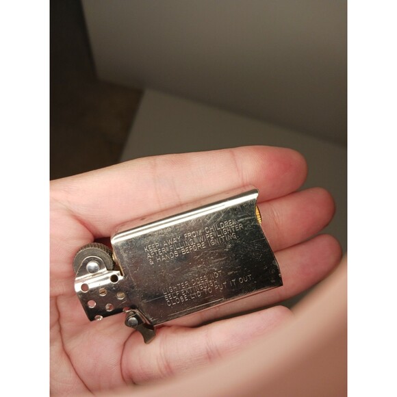 Zippo Don Quixote Lighter Rare H 16 with Book On Top Engraved Metal Collectible - Picture 4 of 7